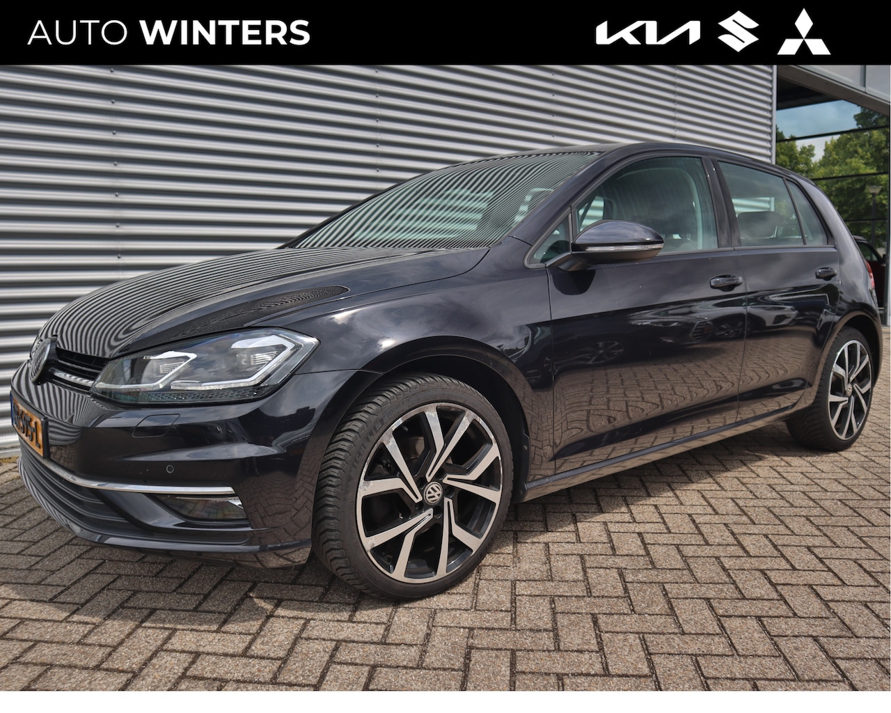Volkswagen Golf - 1.5 TSI Highline Business R | Automaat | Stoelverwarming/Massage | Navigatie | Cruise Cont - AutoWereld.nl