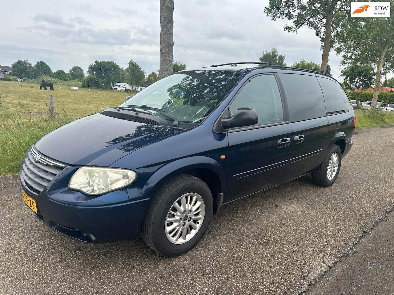 Chrysler Grand Voyager - 3.3i V6 SE Luxe 235.000 Km ! - AutoWereld.nl