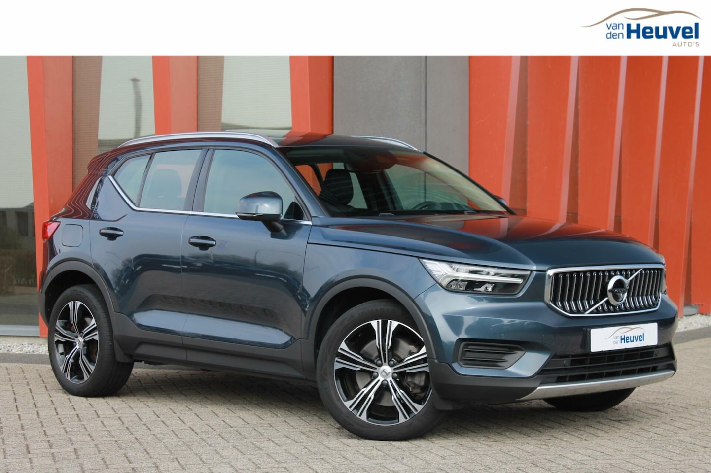 Volvo XC40 - 1.5 T5 Recharge Inscription | Trekhaak | 360° Camera | Pilot Assist | Panoramdak | Leder | - AutoWereld.nl