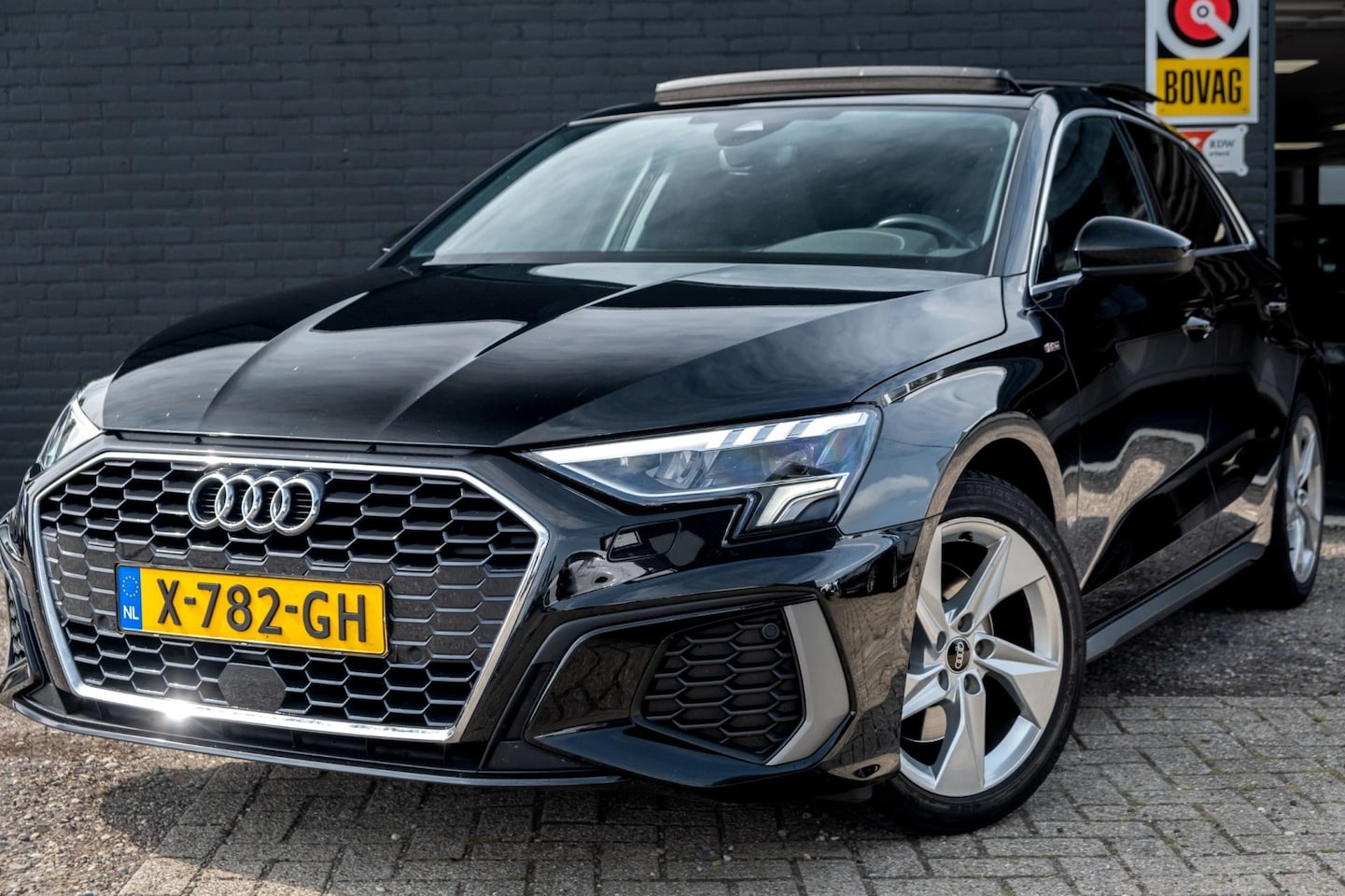 Audi A3 Sportback - 35 TFSI S edition | Pano | Camera | Carplay - AutoWereld.nl