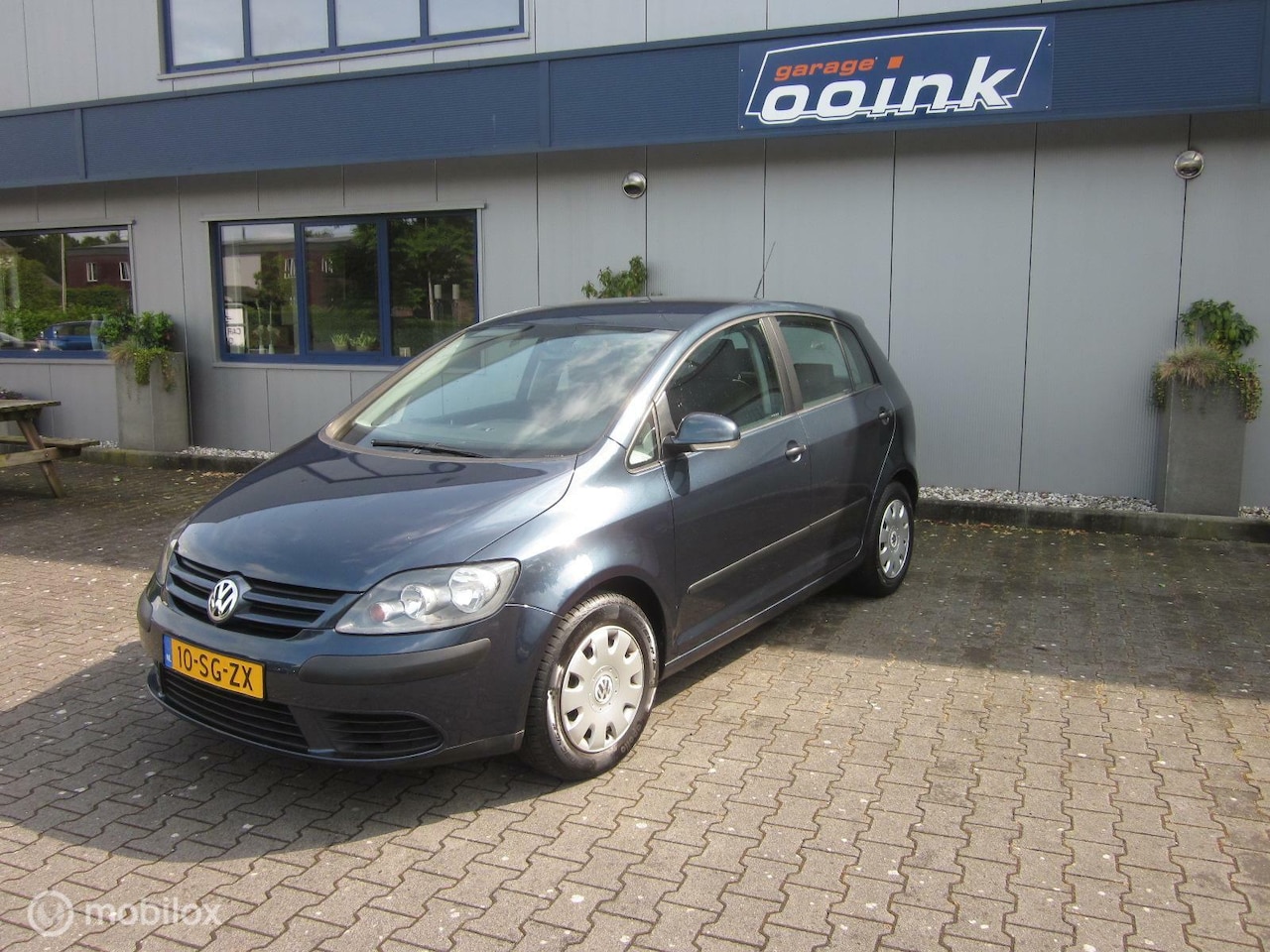 Volkswagen Golf - 1.6 FSI Trendline Automaat, trekhaak. - AutoWereld.nl