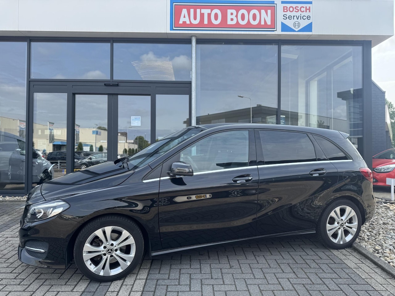 Mercedes-Benz B-klasse - 180 122PK 7G-DCT AUTOMAAT URBAN NIGHT /LEER/NAVI/ 2XPDC/LED/S&S/MEDIA - 2 PART. EIG. - NL - AutoWereld.nl