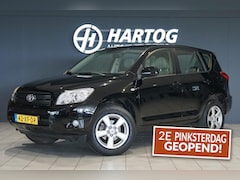 Toyota RAV4 - 2.0 VVTi Executive 4WD AUT. + KEYLESS / LEDER / STOELVERWARMING / PDC