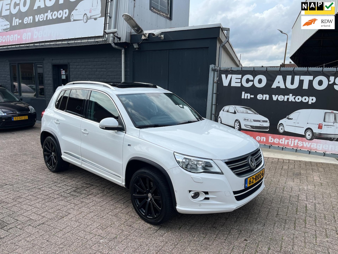 Volkswagen Tiguan - 2.0 TSI Sport&Style DSG 4Motion R-Line pano leder navi pdc nette auto - AutoWereld.nl