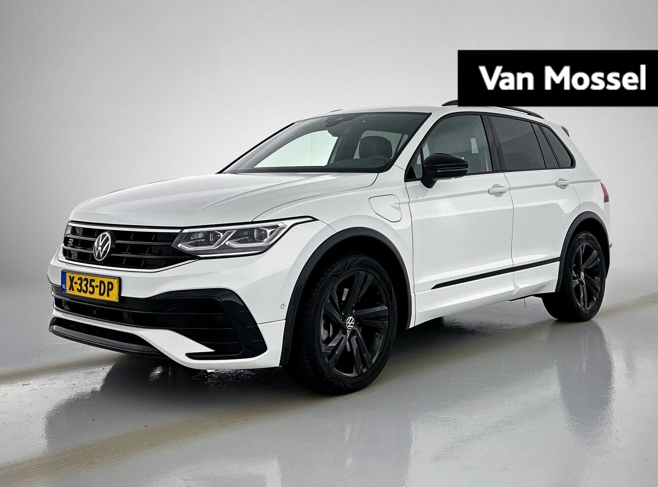 Volkswagen Tiguan - 1.4 TSI eHybrid R-Line Business | Automaat | Trekhaak | Black Style | Elektrische Kofferba - AutoWereld.nl