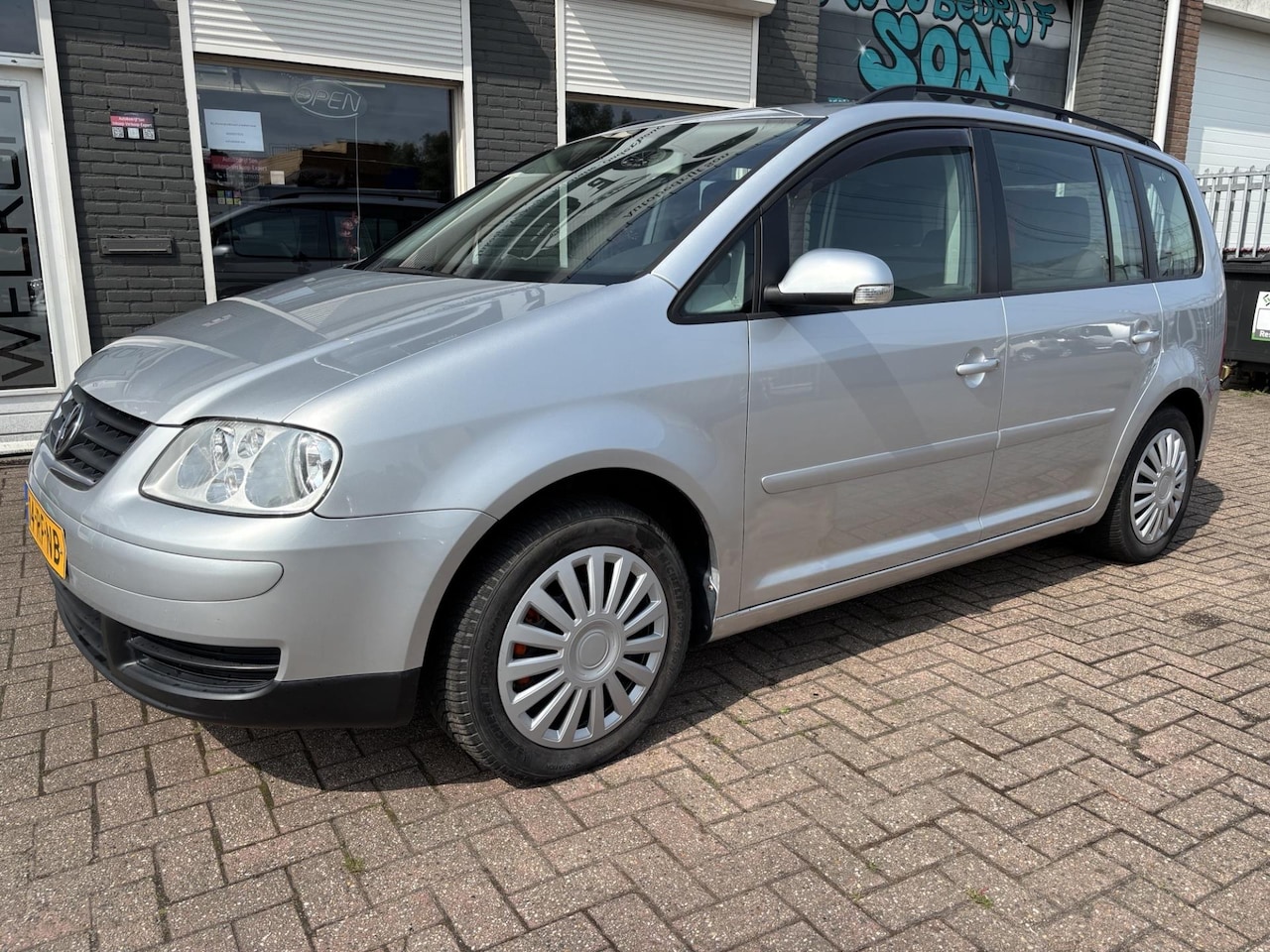 Volkswagen Touran - 1.6-16V FSI Trendline 1.6-16V FSI Trendline - AutoWereld.nl