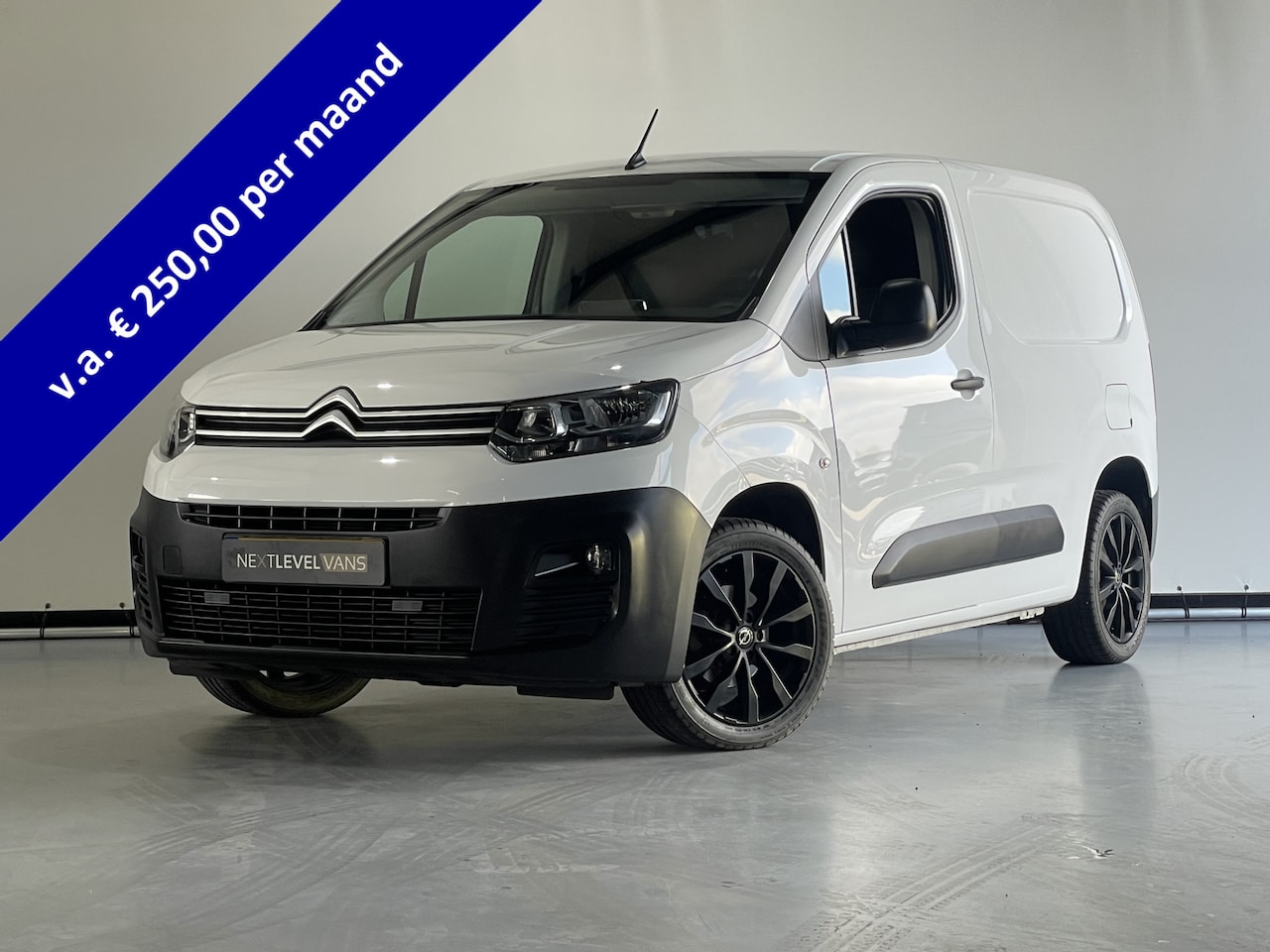 Citroën Berlingo - 1.5 BlueHDI Club / 100 PK / Navigatie / PDC - AutoWereld.nl