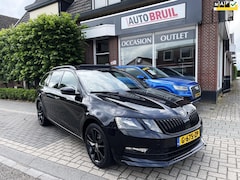Skoda Octavia Combi - 1.5 TSI Greentech Sport Business Aut. Black Line|Schuifd.|Navi|Trekh|NL-auto