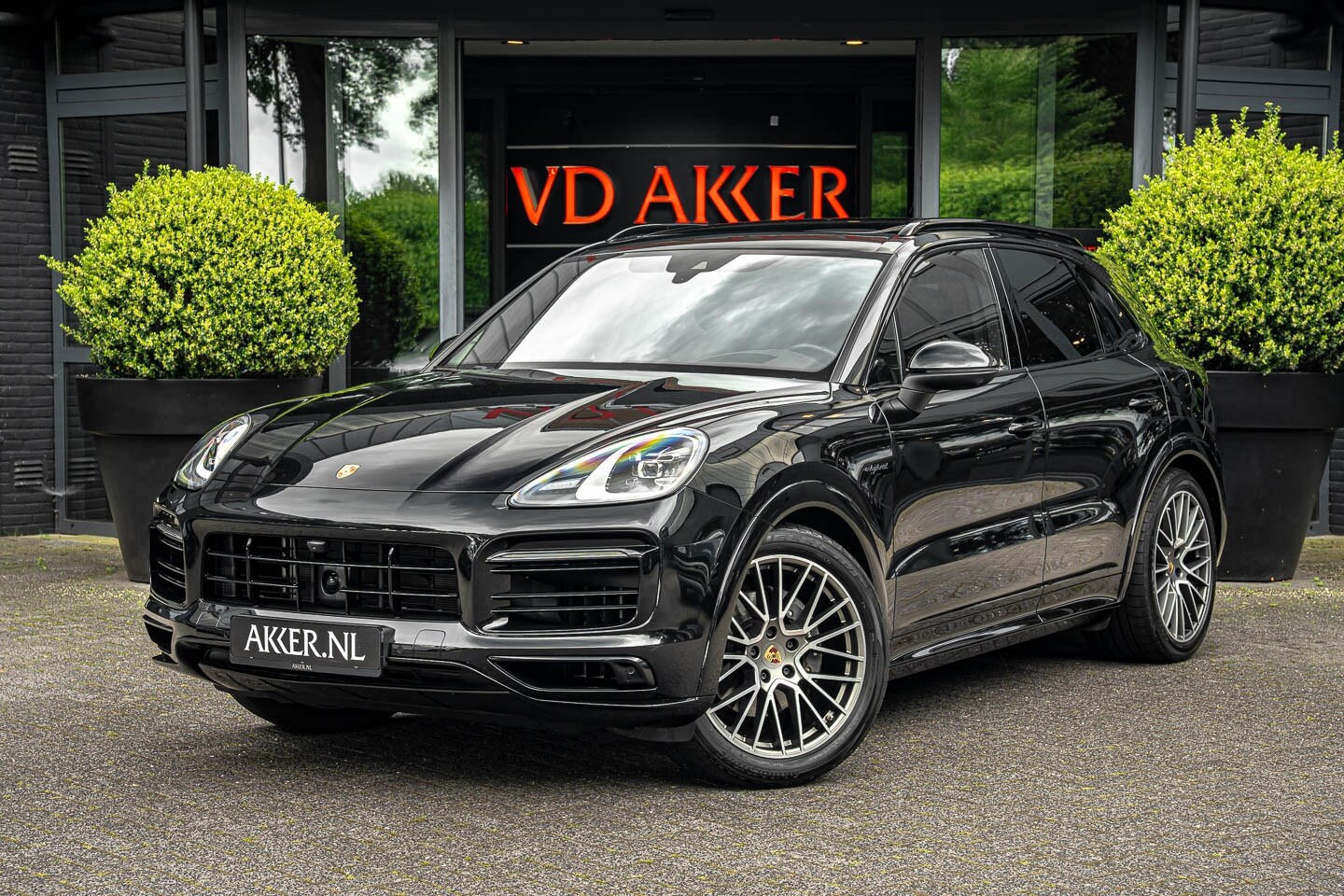 Porsche Cayenne - E-Hybrid Platinum Edition | SportDesign | Head-up | ACC | Luchtvering - AutoWereld.nl