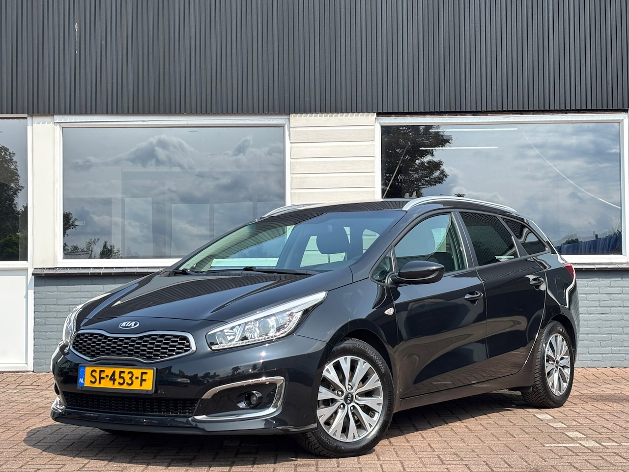 Kia Cee'd Sportswagon - 1.0 T-GDi ComfortPlusLine Navigator 1.0 T-GDi ComfortPlusLine Navigator - AutoWereld.nl