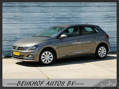 Volkswagen Polo - 1.0 TSI Business Parkeersensor Navi Carplay