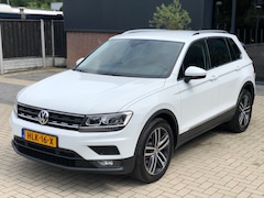 Volkswagen Tiguan - 1.4 TSI 150pk 4MOTION XENON LED ADAPTIVE CRUISE APPLE CARPLAY CLIMA PDC STANDKACHEL