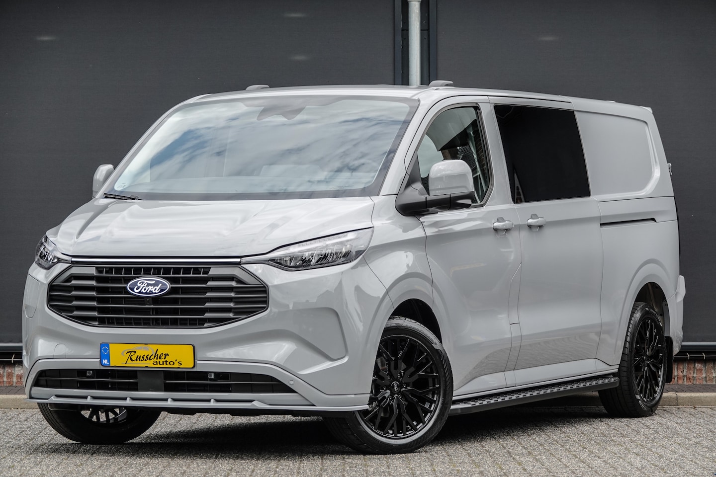 Ford Transit Custom - L2H1 Dubbel Cabine 2.5PHEV 233Pk Aut. | Limited | Plug In Hybrid | 360° Camera | 2xSchuifd - AutoWereld.nl