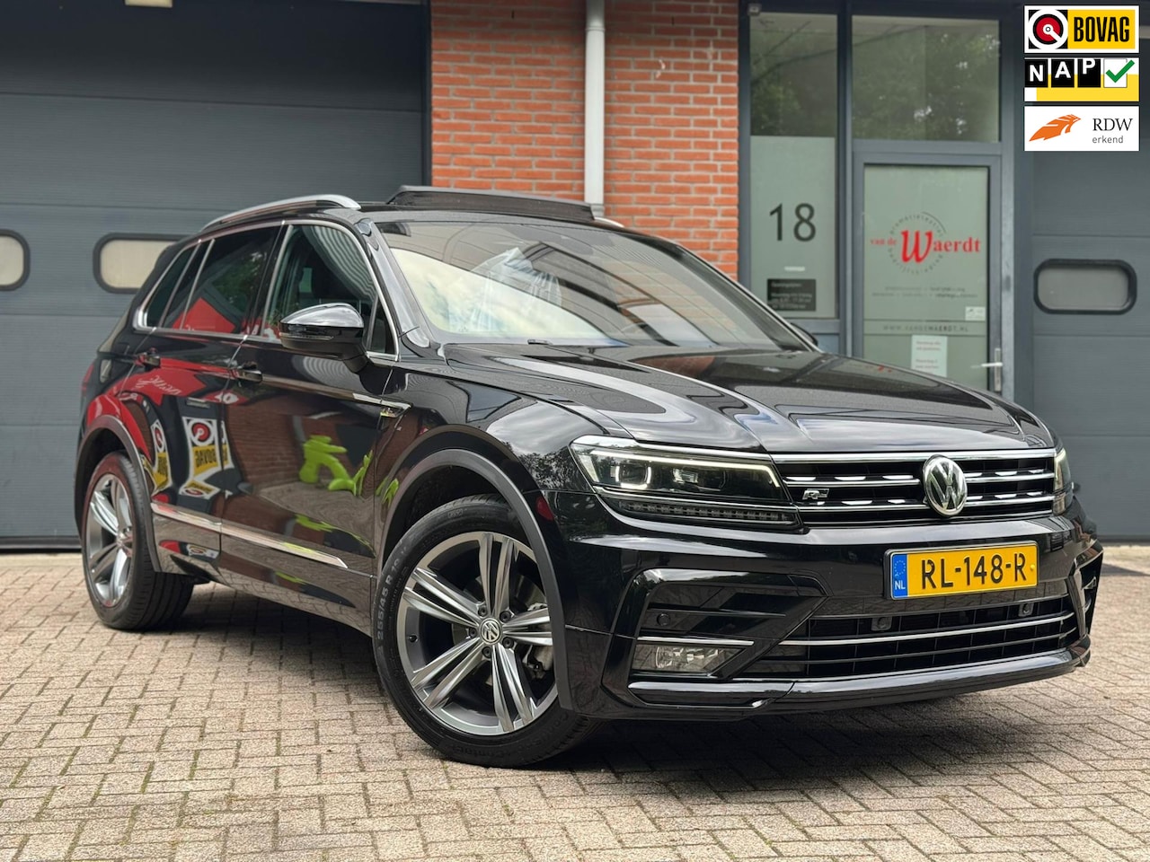 Volkswagen Tiguan - 1.4 TSI Comfortline Business 3xR-Line/Airco/Elek.Pakket/PanoramaDak/BOVAG Erkend - AutoWereld.nl