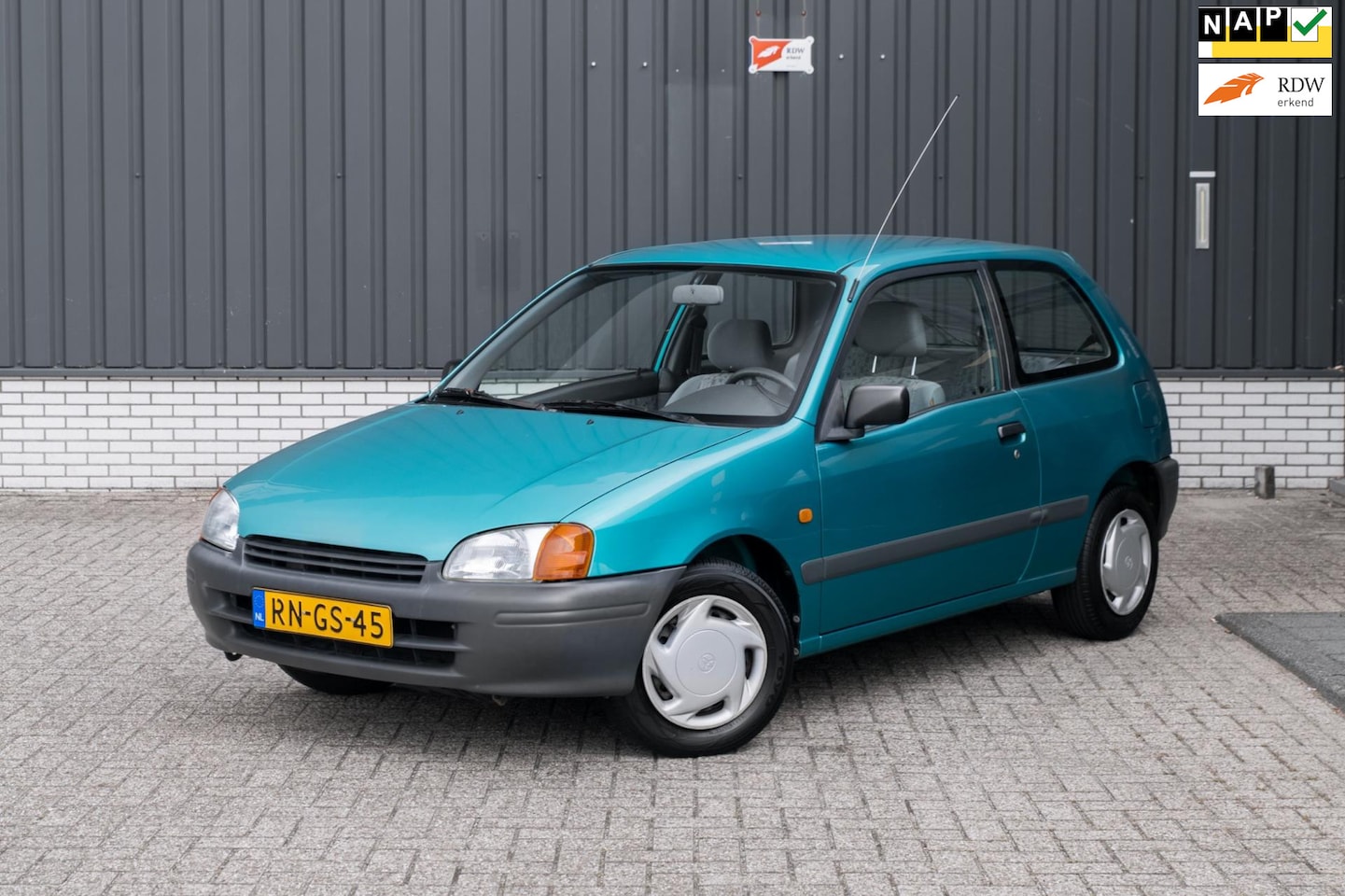 Toyota Starlet - 1.3-16V 1.3-16V - AutoWereld.nl