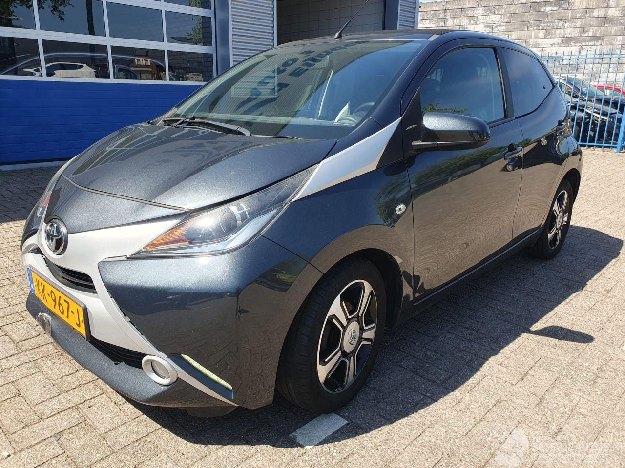 Toyota Aygo - AUTOMAAT Cabrio top 1.0 VVT-i x-clusiv - AutoWereld.nl