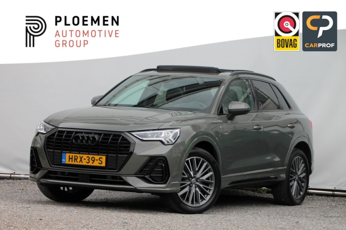 Audi Q3 - 45 TFSIe S-Line - 245 pk **Pano / Trekhaak / Dodehoek - AutoWereld.nl
