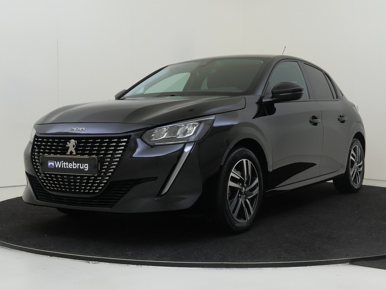 Peugeot 208 - 1.2 PureTech 100 PK Allure | Navigatie | Parkeerhulp | Weinig gereden | - AutoWereld.nl