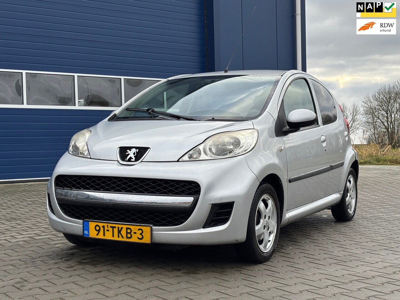 Peugeot 107 - 1.0-12V Black & Silver | Nieuwe APK | - AutoWereld.nl