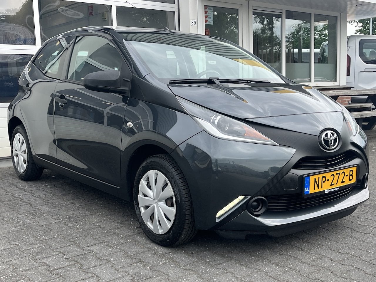Toyota Aygo - 1.0 VVT-i x-fun Airco all-season banden - AutoWereld.nl