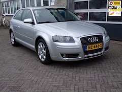 Audi A3 - 1.6 FSI Attraction