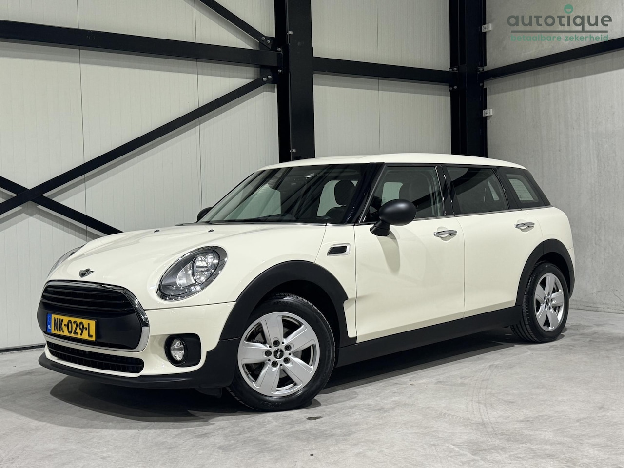 MINI Clubman - Mini 1.5 One Business | navi | airco | parkeersensoren | - AutoWereld.nl