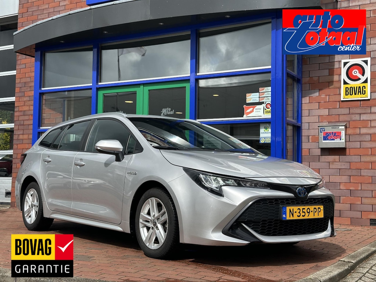 Toyota Corolla Touring Sports - 1.8 Hybrid Active | Navi | Apple Carplay/Android Auto - AutoWereld.nl