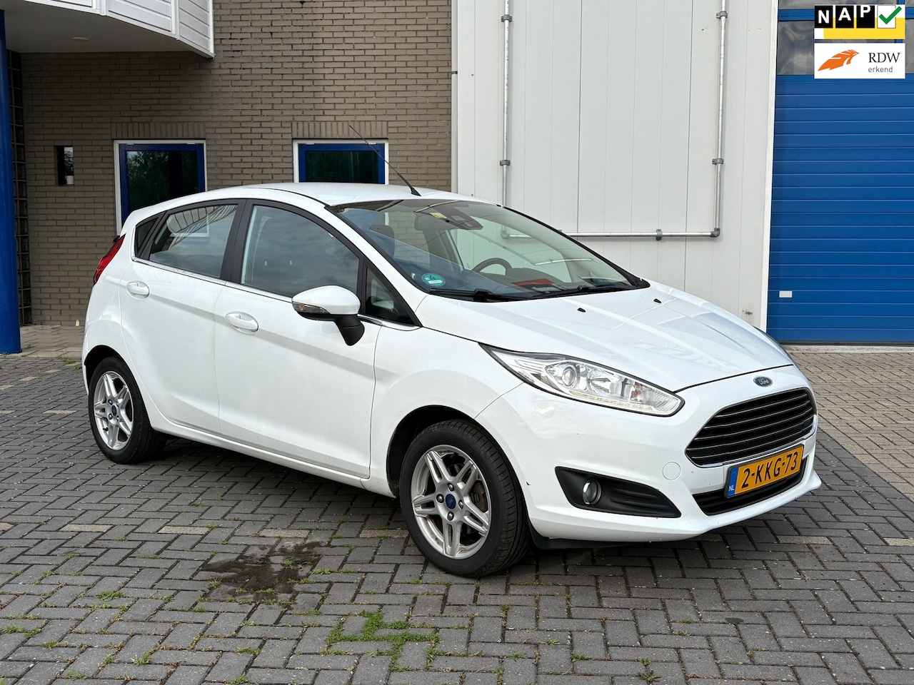 Ford Fiesta - 1.0 EcoBoost Titanium/Lage km/NL/Clima/Parksnr/ - AutoWereld.nl