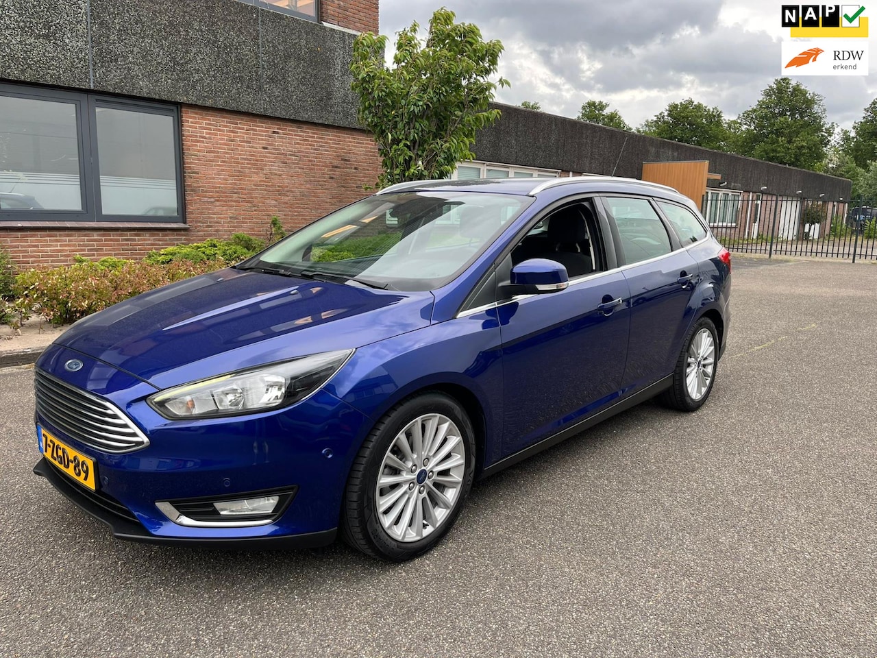 Ford Focus Wagon - 1.0 First Edition Trekhaak Dealerauto N.A.P - AutoWereld.nl