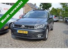 Volkswagen Tiguan - 1.5 TSI Comf. Busn. Nap / Panorama dak / Led kopl. / Addapt.cruise