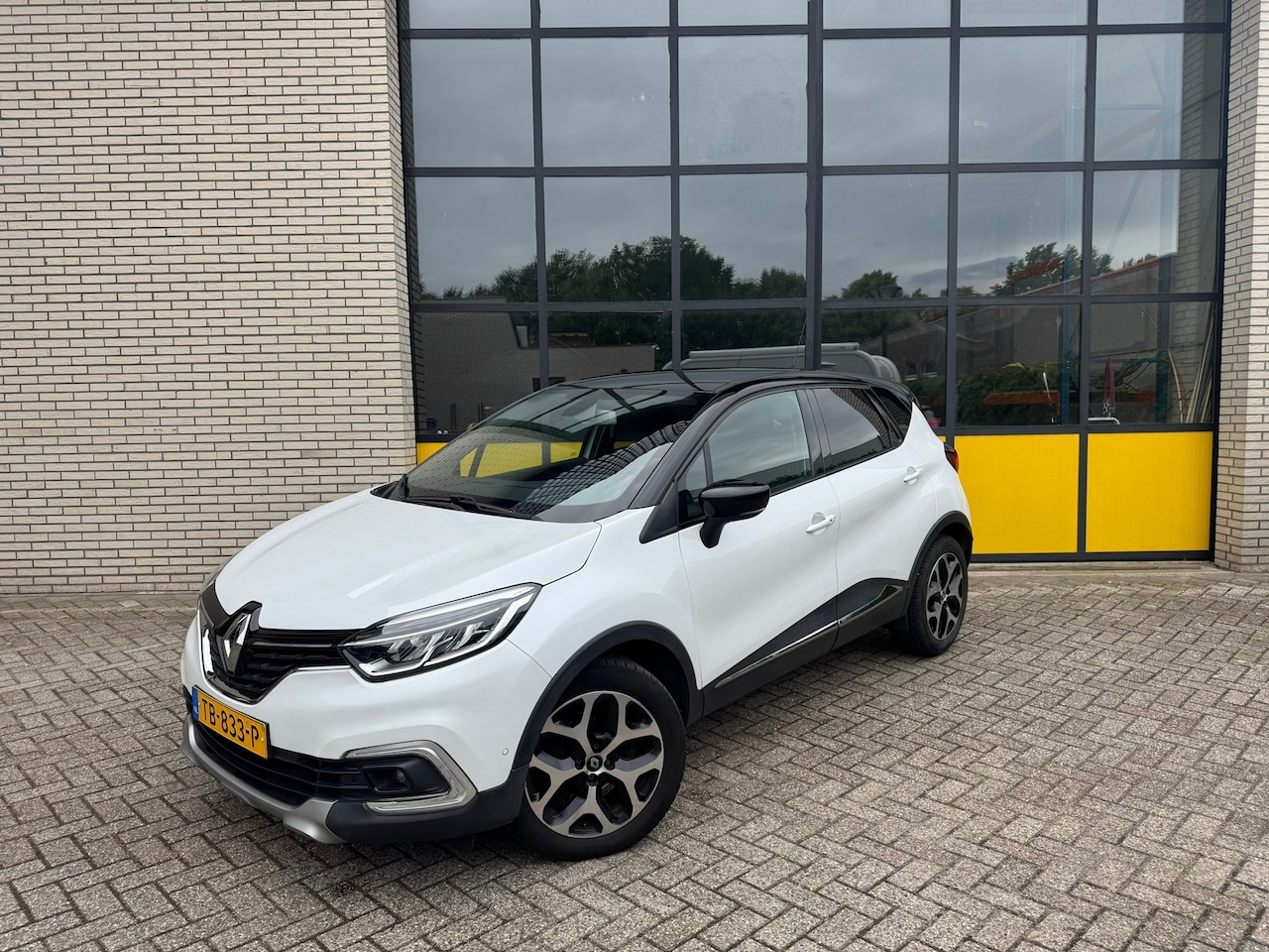 Renault Captur - 90pk Intens, Trekhaak, Full Led, Navi & LMV - AutoWereld.nl