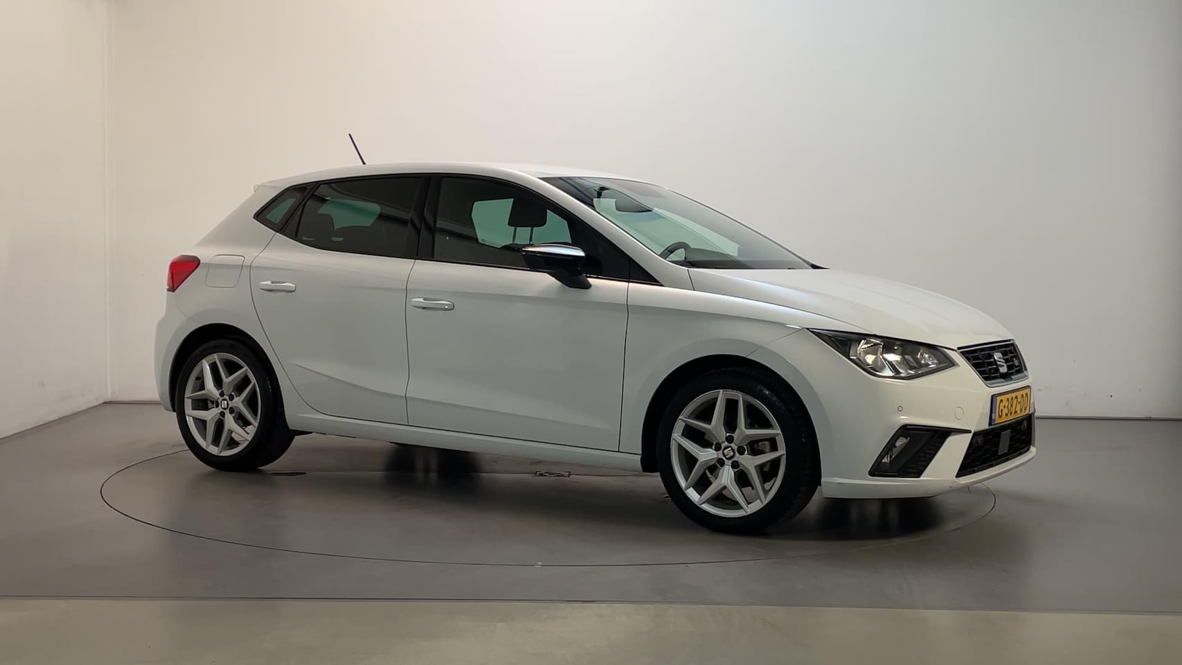 Seat Ibiza - 1.0 TSI 116pk DSG FR Business Intense Camera Navigatie Climate Control App-Connect - AutoWereld.nl