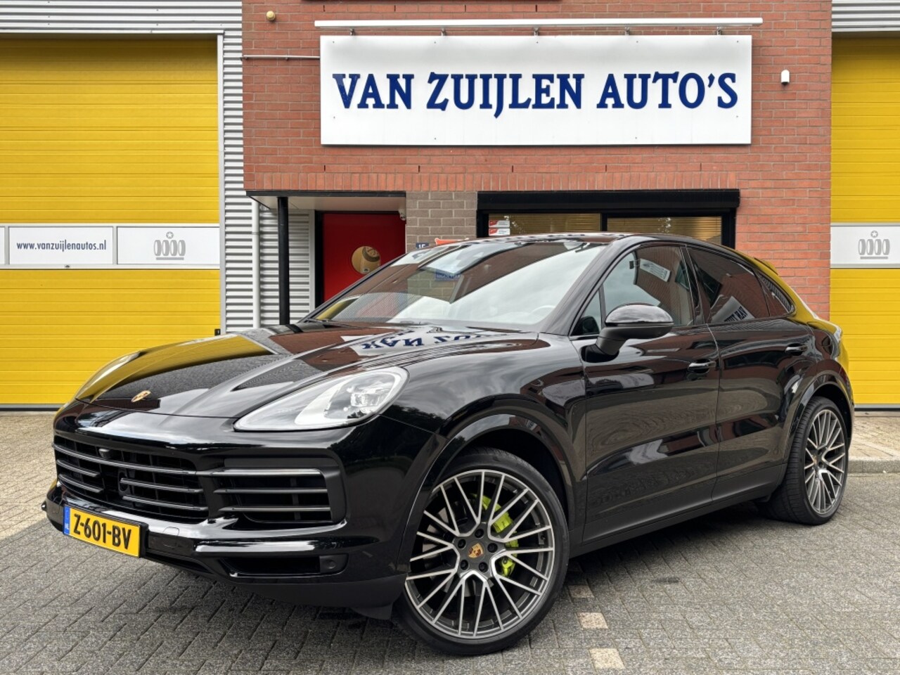 Porsche Cayenne Coupé - 3.0 E-Hybrid Platinum Edition Pano Lucht Chrono Bose Trekhaak - AutoWereld.nl