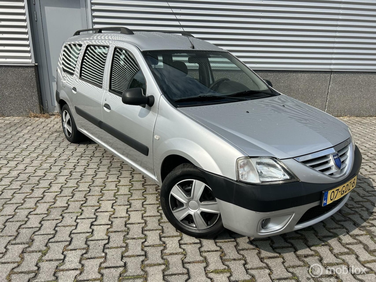 Dacia Logan MCV - 1.6-16V Lauréate LPG/G3 - AutoWereld.nl