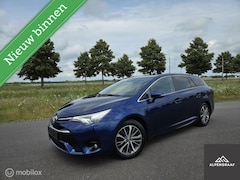 Toyota Avensis Touring Sports - Pano 1.8 VVT-i Executive Dealeronderhouden Pano|Camera|Stoelverwarming|Navi|