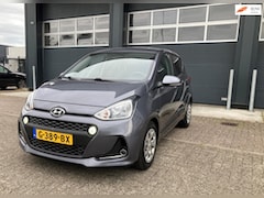 Hyundai i10 - 1.0i Premium cc, Nvi, Pdc,