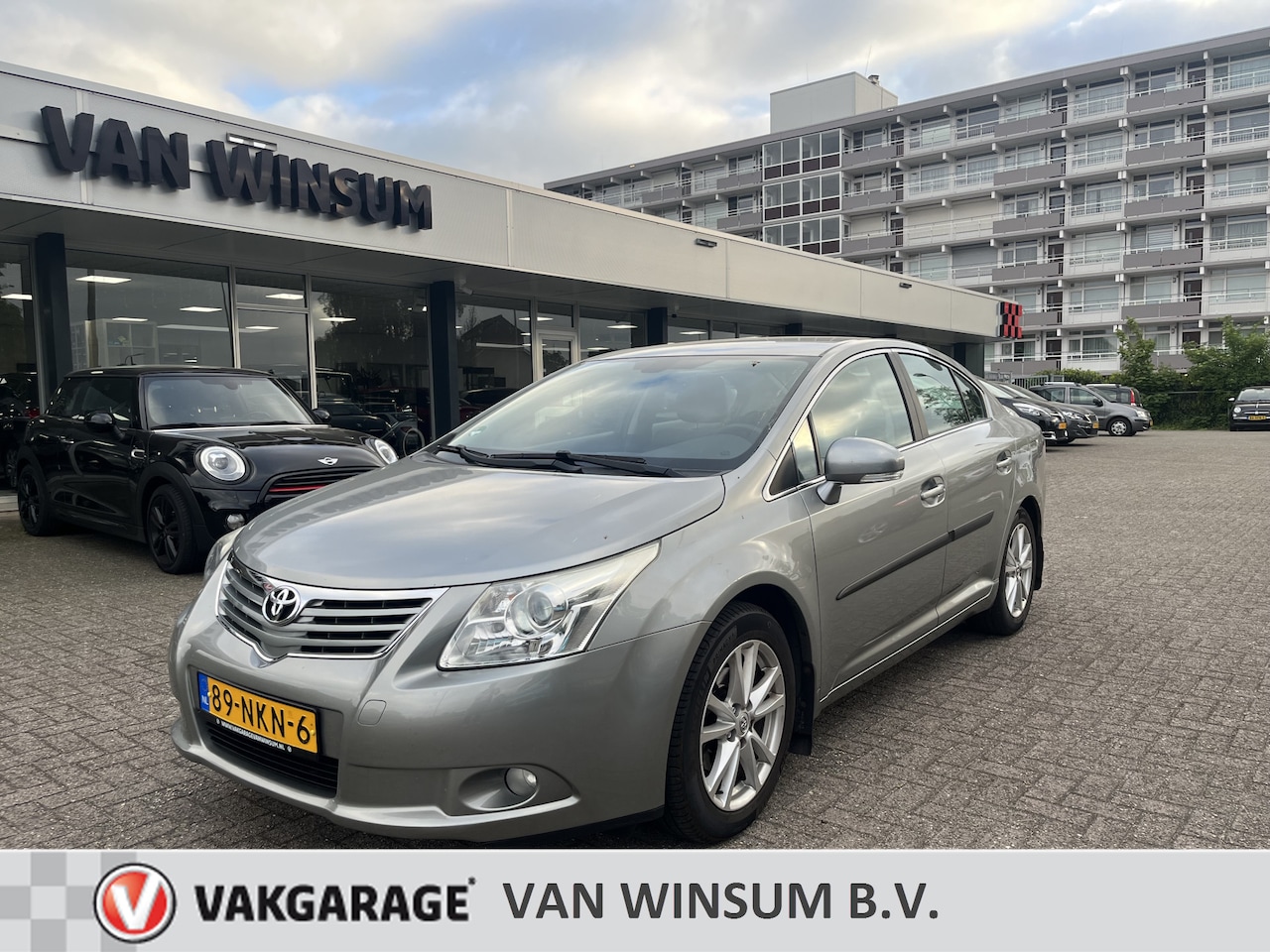 Toyota Avensis - 1.8 VVTi Business Lmv Navi Acamera Airco Trekhaak Nap - AutoWereld.nl