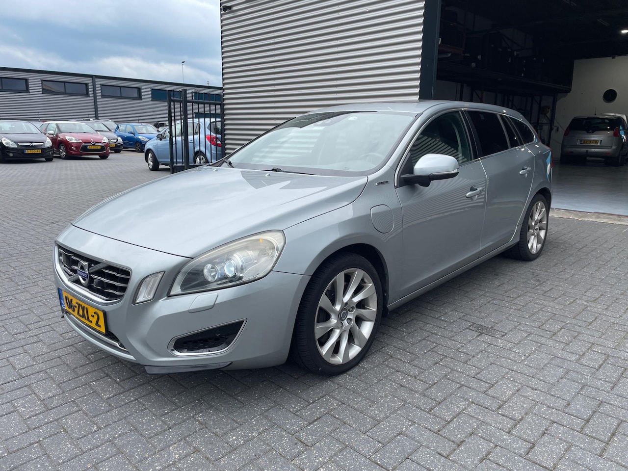 Volvo V60 - 2.4 D6 AWD Plug-In Hybrid Summum 2.4 D6 AWD Plug-In Hybrid Summum - AutoWereld.nl