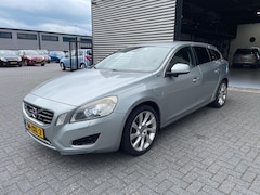 Volvo V60 - 2.4 D6 AWD Plug-In Hybrid Summum