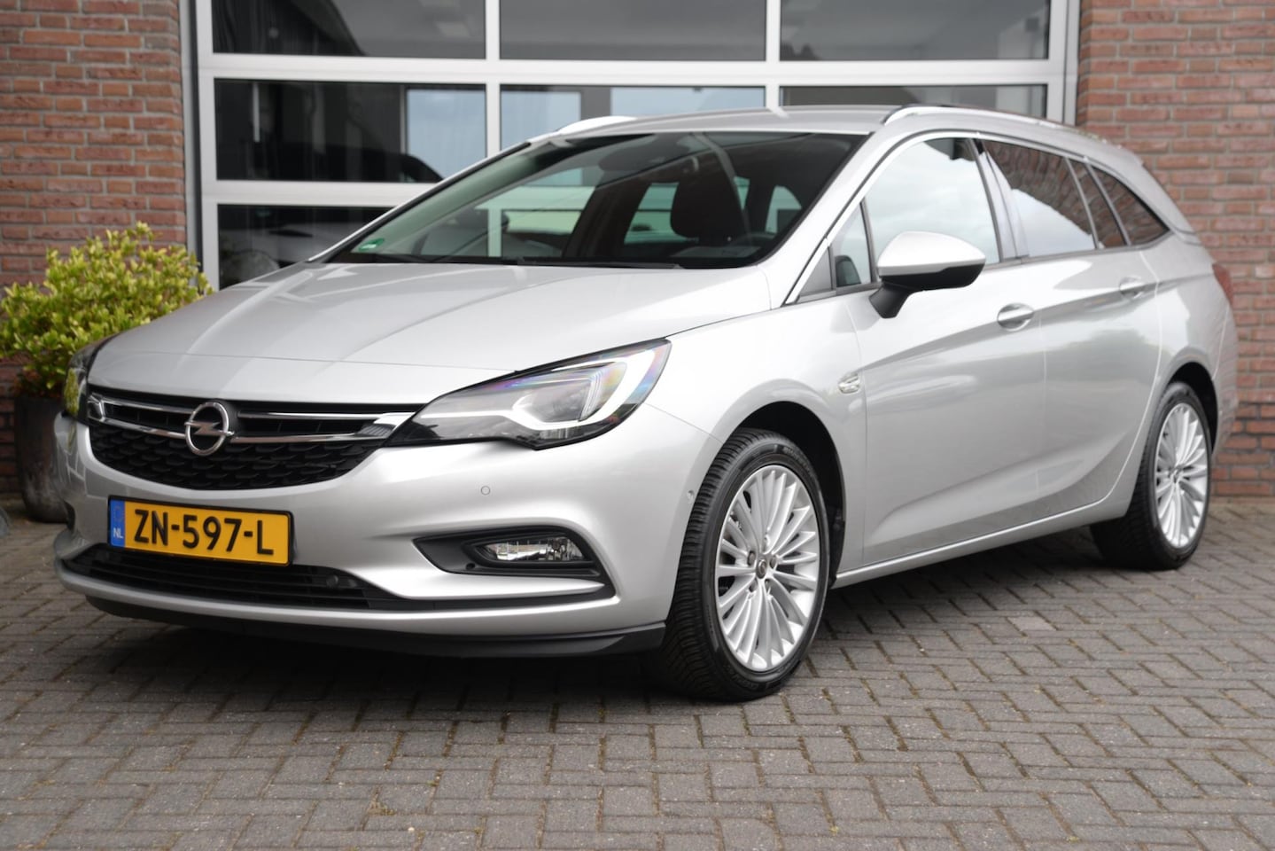Opel Astra Sports Tourer - 1.4 Turbo Innovation | Camera | Trekhaak | AGR | Elec. A.Klep | - AutoWereld.nl