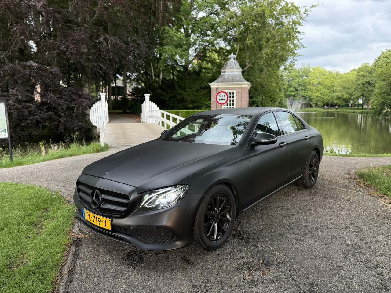 Mercedes-Benz E-klasse - 200 d Premium NIEUWE GEREVISEERDE MOTOR - AutoWereld.nl