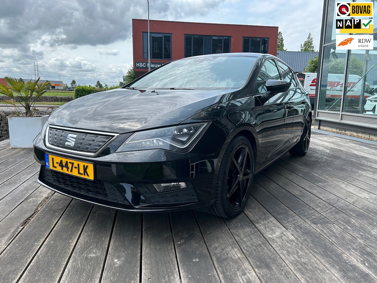 Seat Leon ST - 1.0 EcoTSI Style Automaat, navi, leer, 18 inch lichtmetaal - AutoWereld.nl