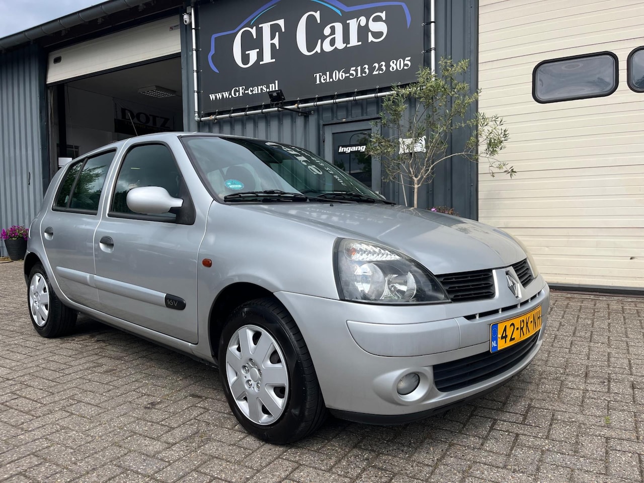 Renault Clio - 1.2-16V Authentique Comfort 2005 5D Nieuwe APK - AutoWereld.nl
