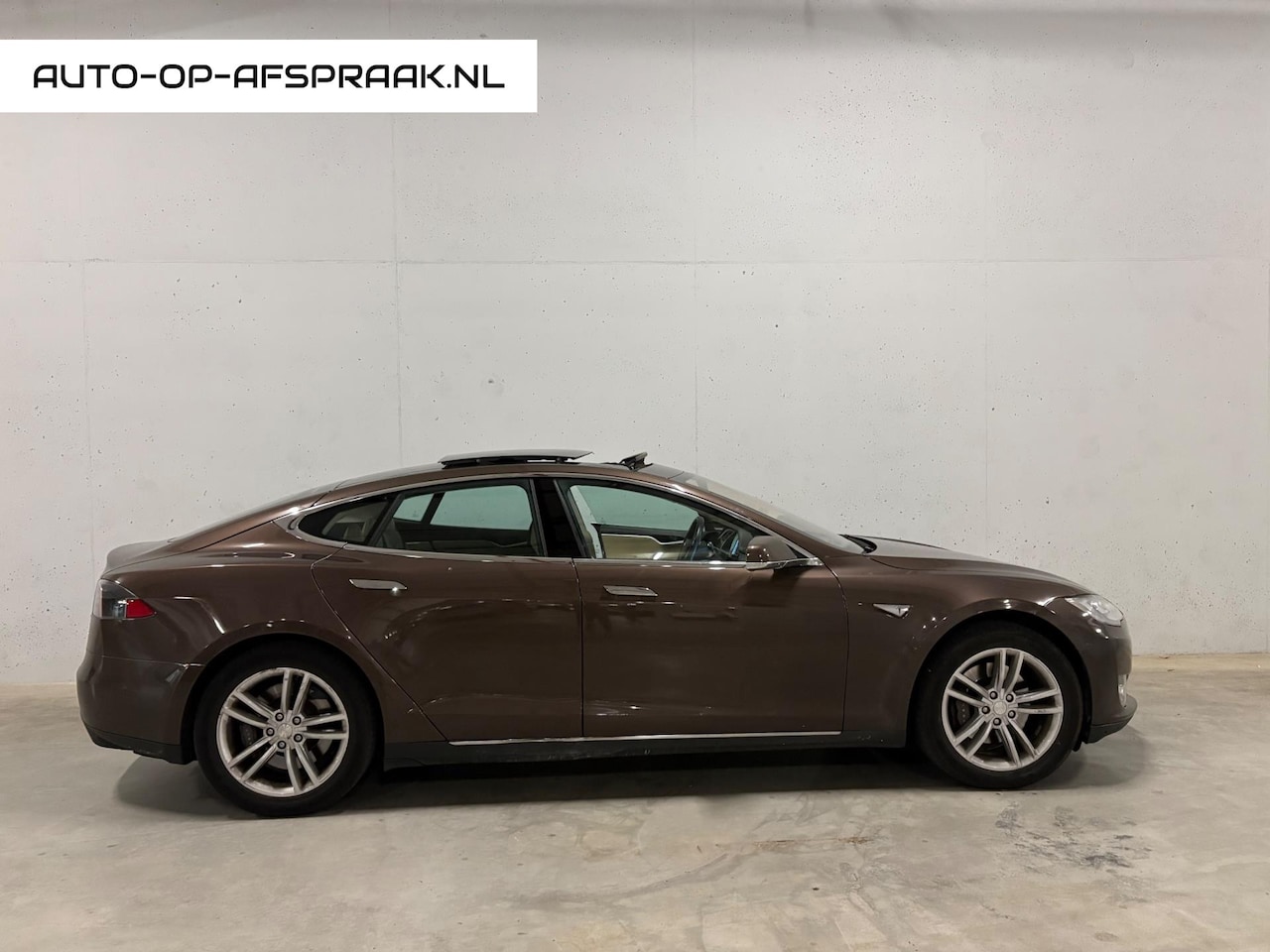 Tesla Model S - 85 Free Super Charge Pano Leer Navi - AutoWereld.nl