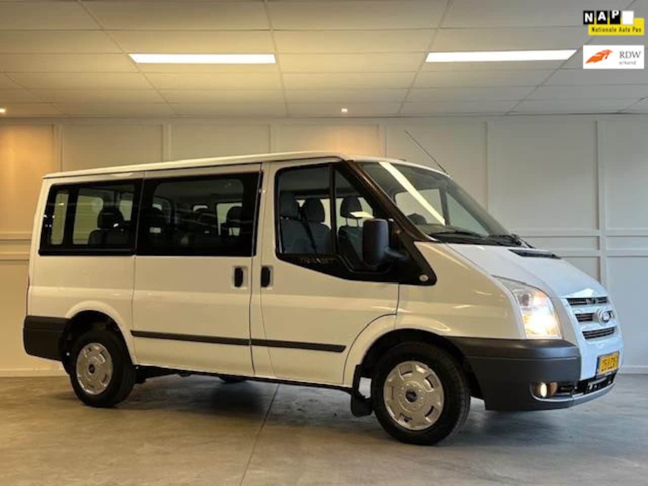 Ford Transit Kombi - / 9 Persoons / Airco / Cruise / - AutoWereld.nl