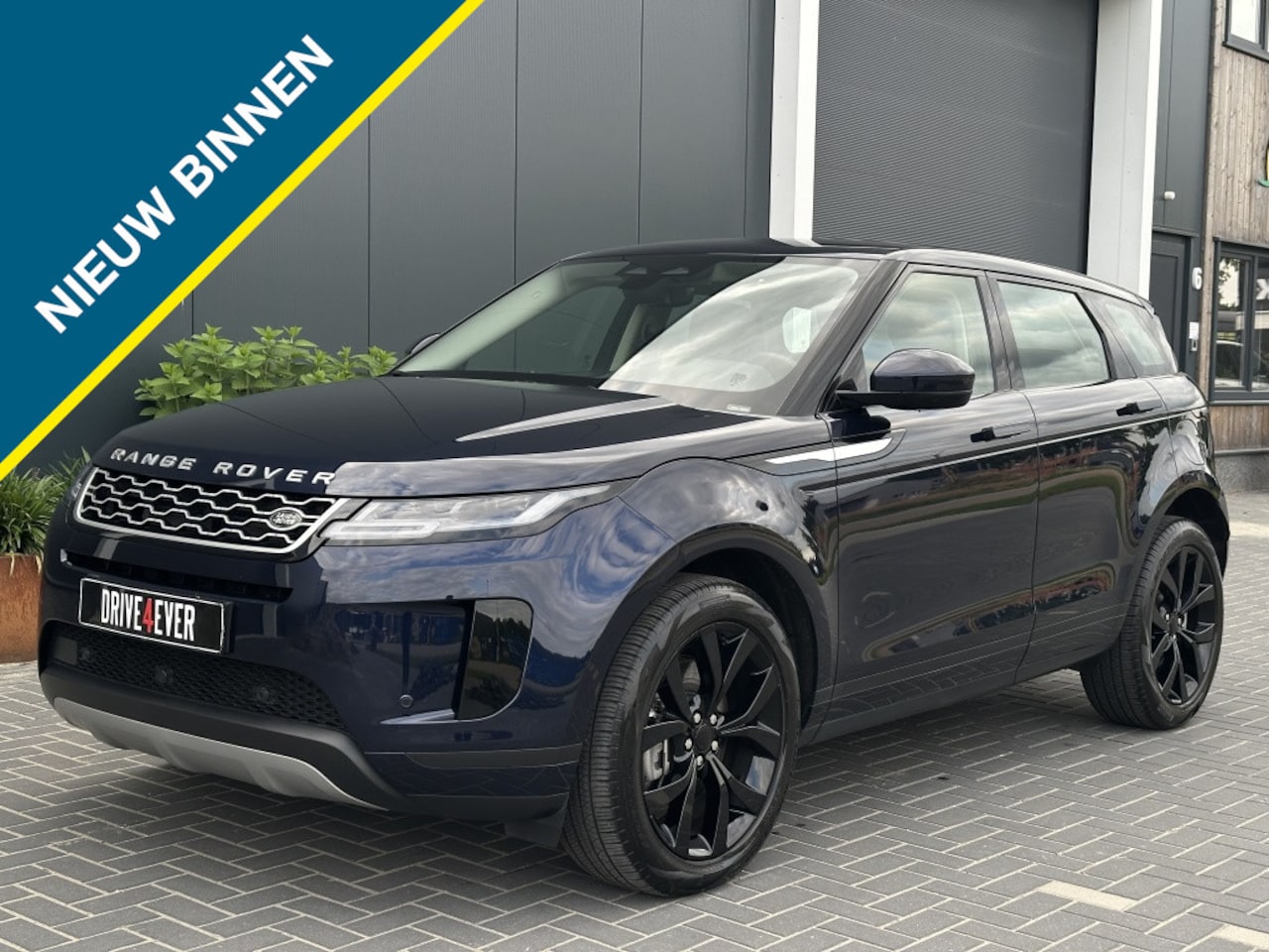 Land Rover Range Rover Evoque - 1.5 P300e AWD S 309pk NAVI CLIMATE 360 CAMERA SPORTVELGEN - AutoWereld.nl