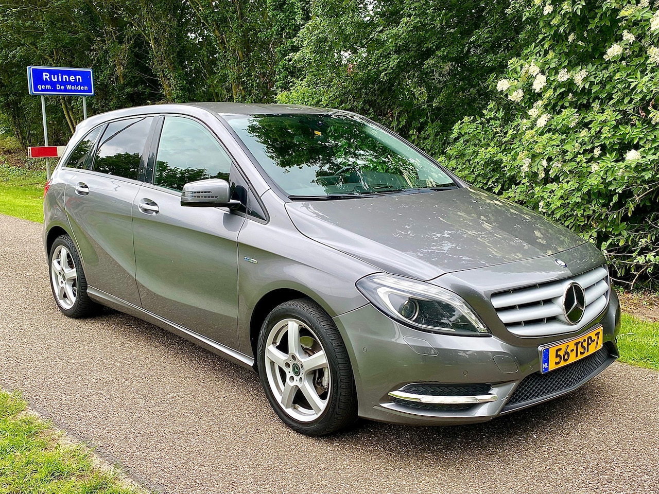Mercedes-Benz B-klasse - 180 ( Ambition ) Cruise Xenon Navi LED - AutoWereld.nl