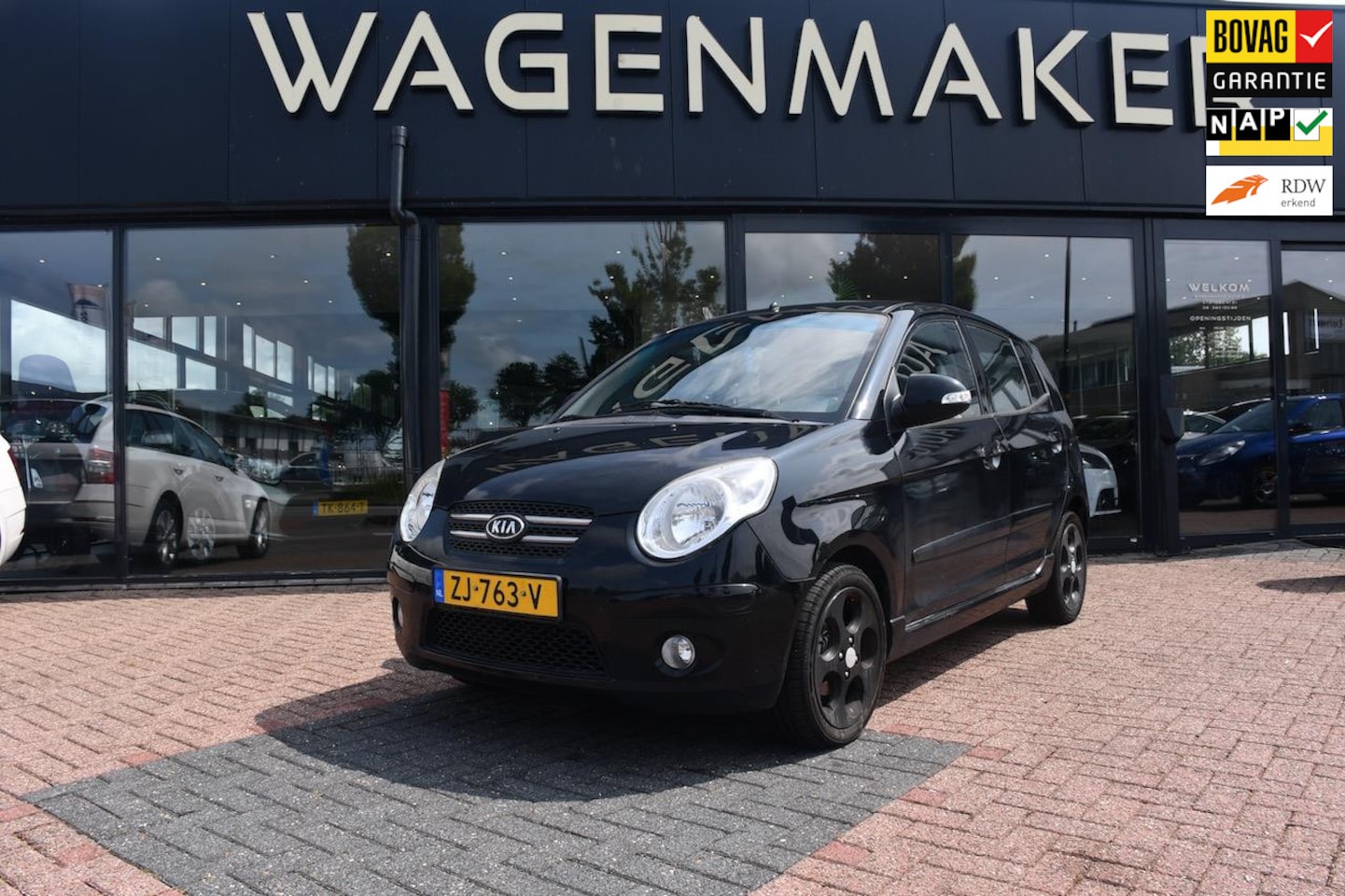 Kia Picanto - 1.1 Fifteen Airco|Navi|Stoelverwarming|goedOH - AutoWereld.nl