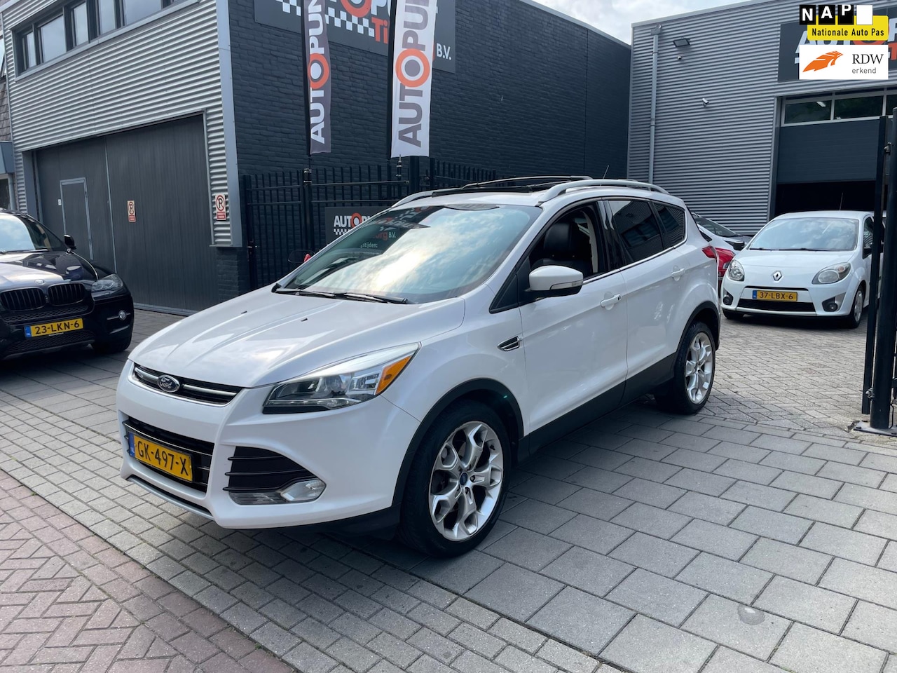 Ford Kuga - Escape 2.0 Ecoboost 250PK 1e Eig! Trekhaak Pano NAP APK - AutoWereld.nl
