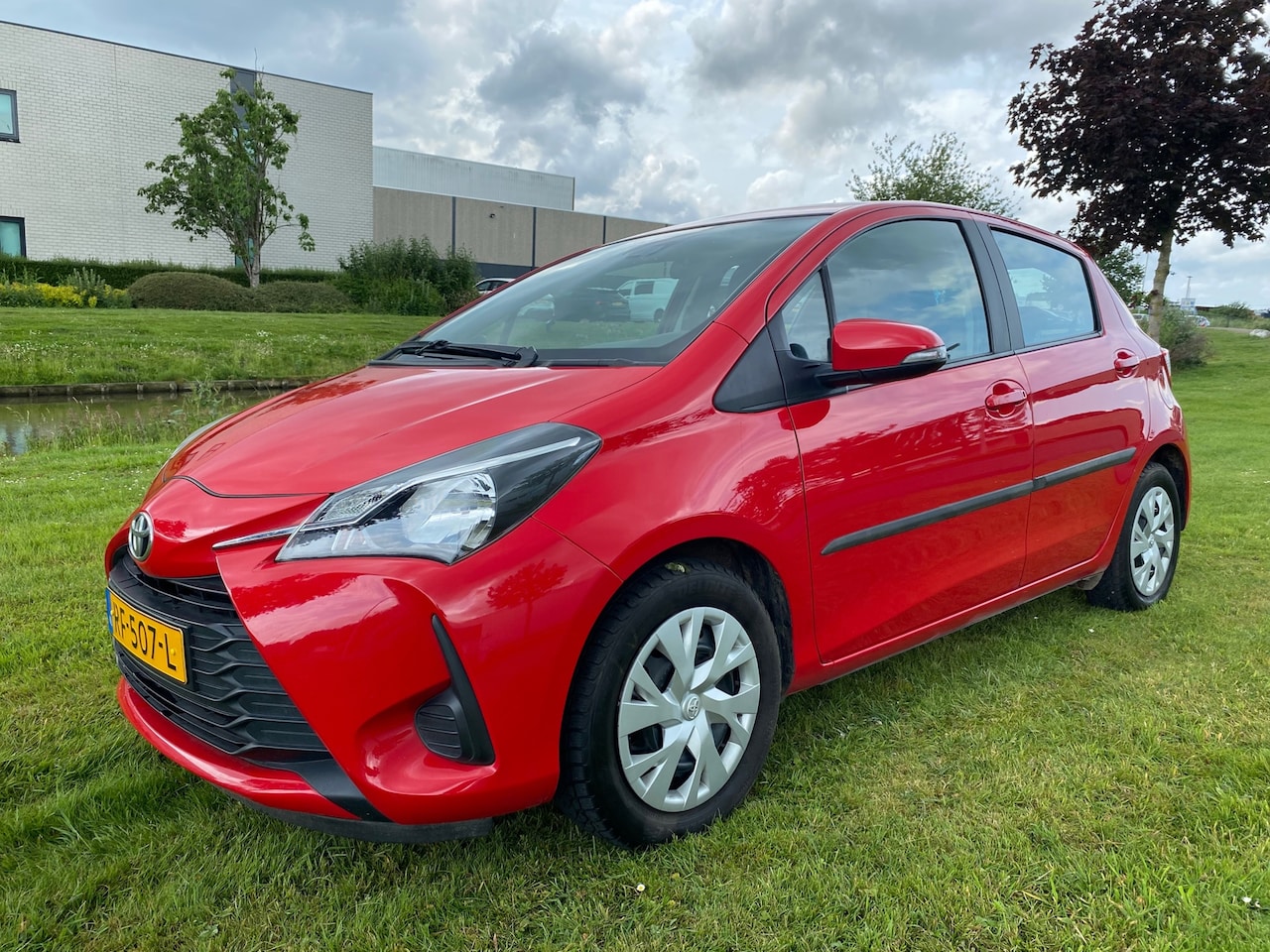 Toyota Yaris - 2017 * 1.0 VVT-i Comfort * AIRCO * NAP * ELEK. RAMEN * - AutoWereld.nl
